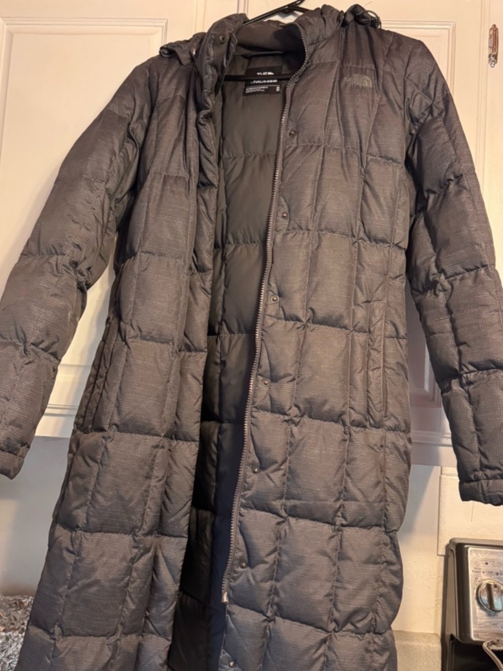 The north face Women’s Metropolis  jacket long style size medium 550 fill womens